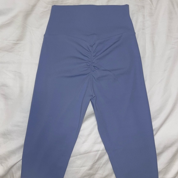 Butt Scrunch Leggings - Picture 2 of 4